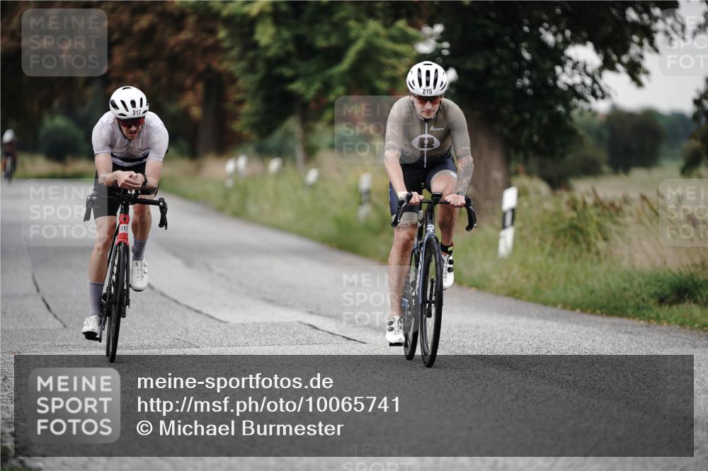 30.08.2026 - Elbe Triathlon Hamburg Michael Burmester http://msf.ph/oto/10065741 30.08.2026 09:01:08 Radfahren 215, 317 meine-sportfotos.de