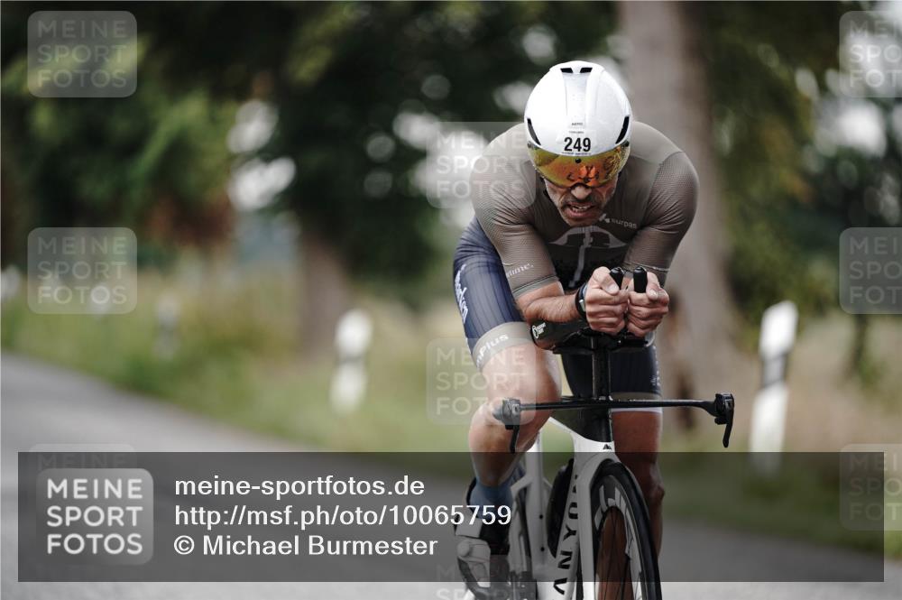 30.08.2026 - Elbe Triathlon Hamburg Michael Burmester http://msf.ph/oto/10065759 30.08.2026 09:01:18 Radfahren 235, 249, 305, 327, 369 meine-sportfotos.de