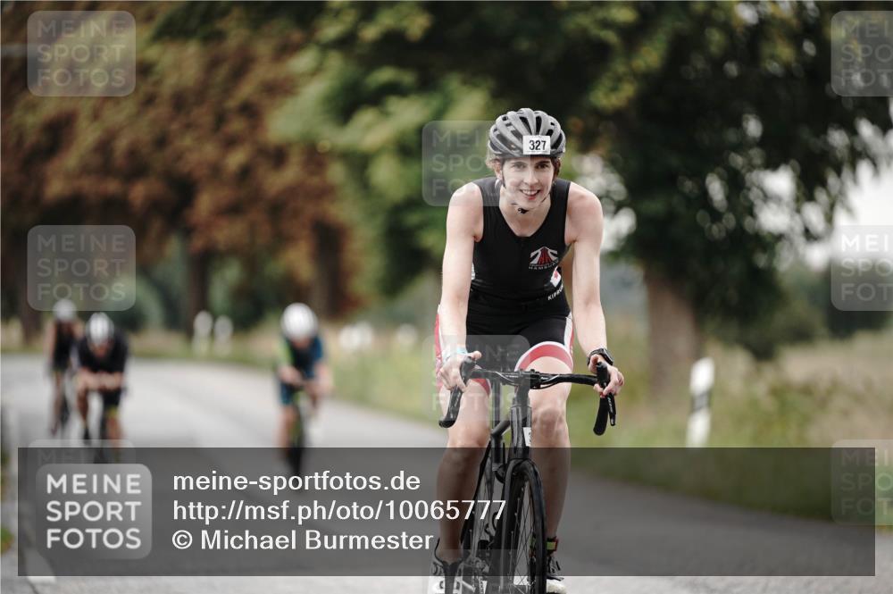 30.08.2026 - Elbe Triathlon Hamburg Michael Burmester http://msf.ph/oto/10065777 30.08.2026 09:01:26 Radfahren 285, 305, 327, 353, 354 meine-sportfotos.de