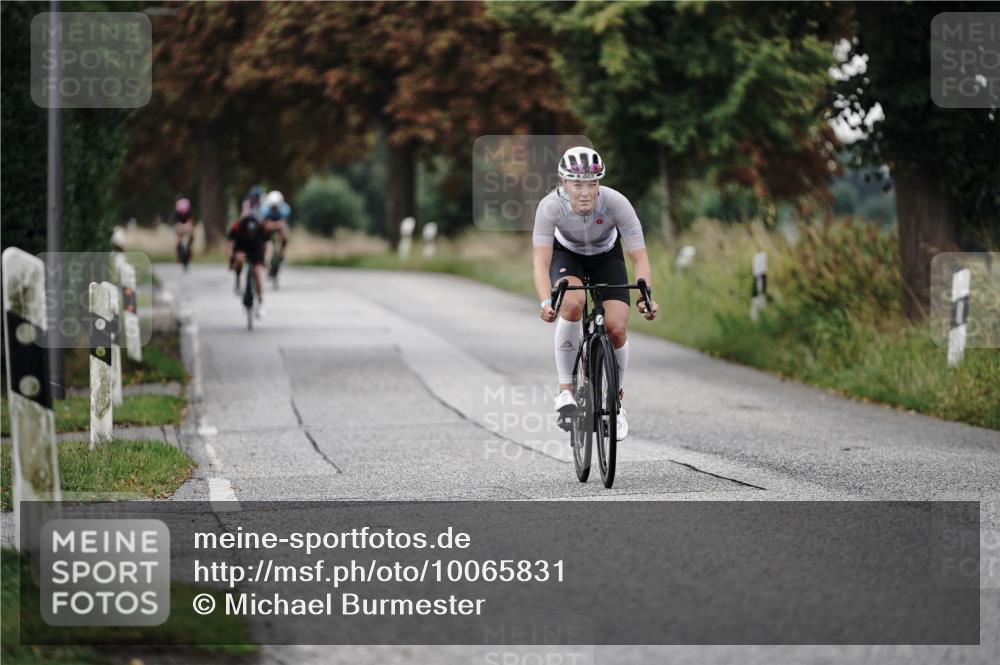 30.08.2026 - Elbe Triathlon Hamburg Michael Burmester http://msf.ph/oto/10065831 30.08.2026 09:01:50 Radfahren 212, 329, 358 meine-sportfotos.de