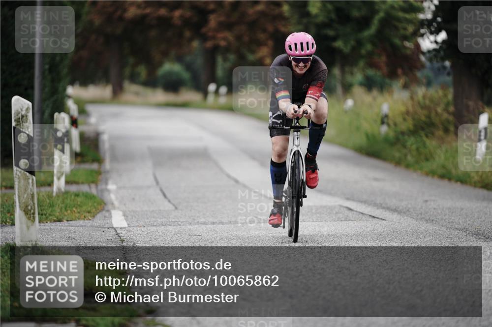 30.08.2026 - Elbe Triathlon Hamburg Michael Burmester http://msf.ph/oto/10065862 30.08.2026 09:02:01 Radfahren 281, 319 meine-sportfotos.de