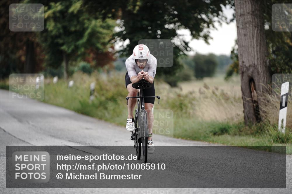 30.08.2026 - Elbe Triathlon Hamburg Michael Burmester http://msf.ph/oto/10065910 30.08.2026 09:02:54 Radfahren 220, 226, 259 meine-sportfotos.de