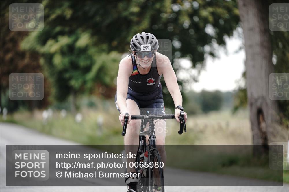 30.08.2026 - Elbe Triathlon Hamburg Michael Burmester http://msf.ph/oto/10065980 30.08.2026 09:04:04 Radfahren 214, 299 meine-sportfotos.de