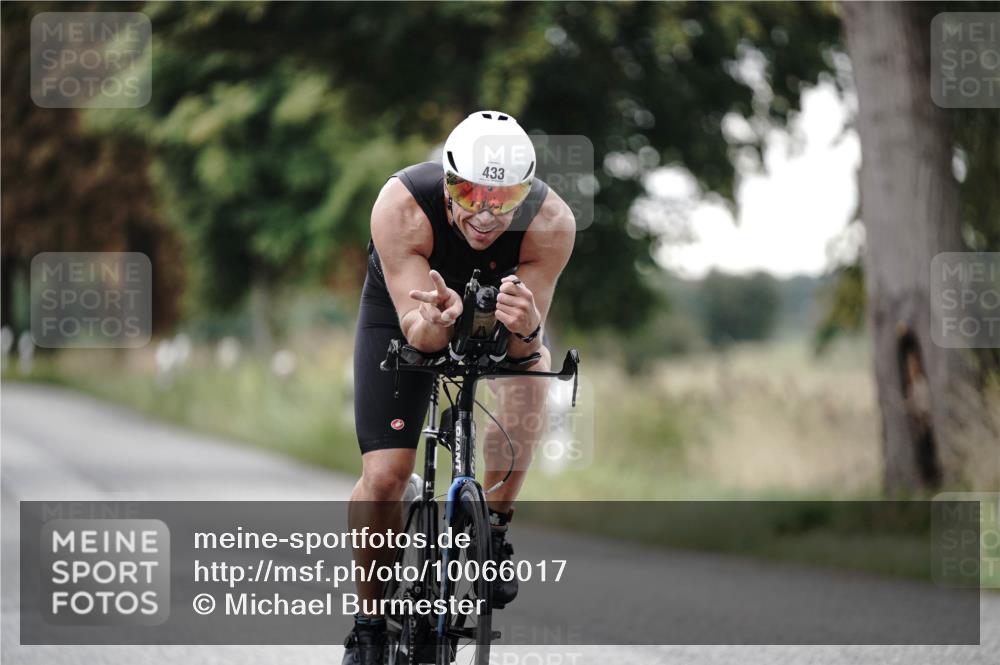 30.08.2026 - Elbe Triathlon Hamburg Michael Burmester http://msf.ph/oto/10066017 30.08.2026 09:04:50 Radfahren 433 meine-sportfotos.de