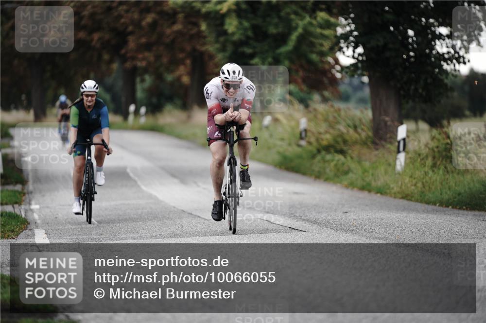 30.08.2026 - Elbe Triathlon Hamburg Michael Burmester http://msf.ph/oto/10066055 30.08.2026 09:05:18 Radfahren 218, 308, 352 meine-sportfotos.de