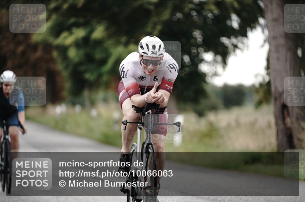 30.08.2026 - Elbe Triathlon Hamburg Michael Burmester http://msf.ph/oto/10066063 30.08.2026 09:05:19 Radfahren 218, 308, 352 meine-sportfotos.de