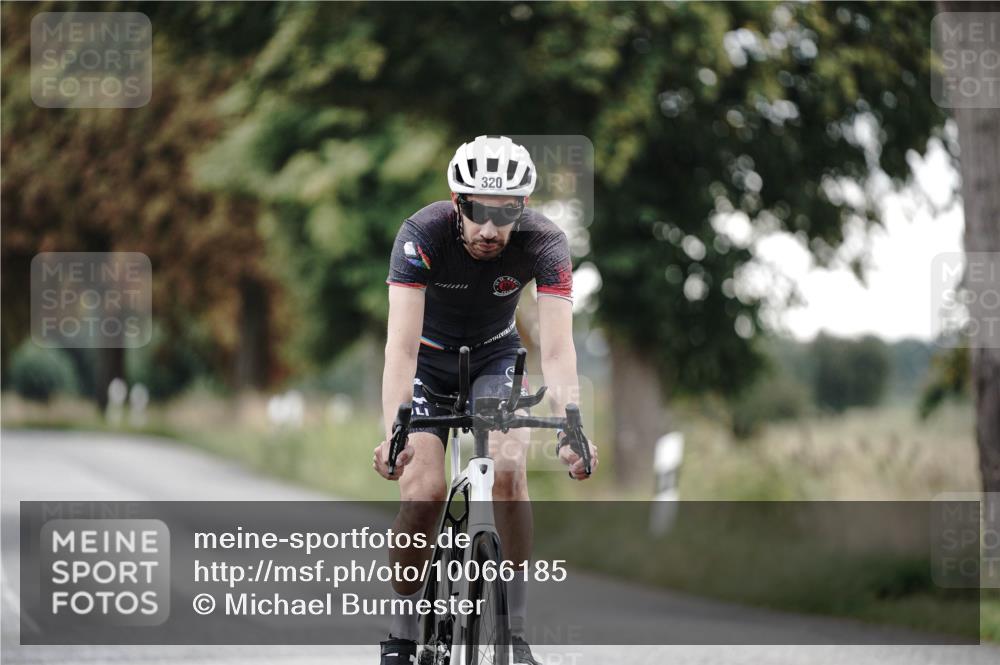 30.08.2026 - Elbe Triathlon Hamburg Michael Burmester http://msf.ph/oto/10066185 30.08.2026 09:06:31 Radfahren 320 meine-sportfotos.de