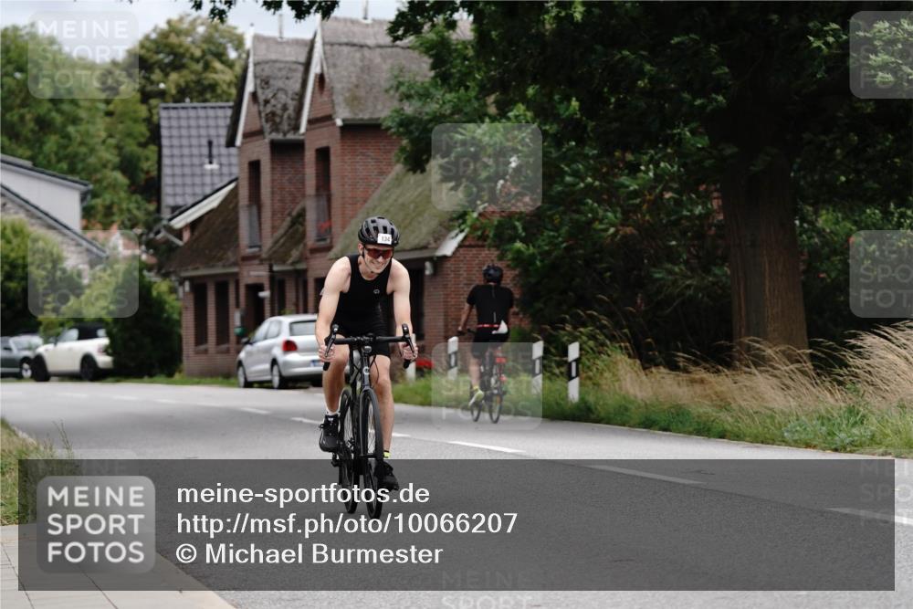 30.08.2026 - Elbe Triathlon Hamburg Michael Burmester http://msf.ph/oto/10066207 30.08.2026 15:04:53 Radfahren  meine-sportfotos.de