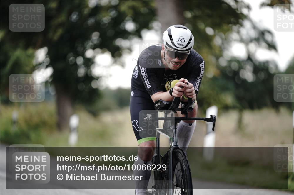 30.08.2026 - Elbe Triathlon Hamburg Michael Burmester http://msf.ph/oto/10066229 30.08.2026 09:07:32 Radfahren 185, 322, 470 meine-sportfotos.de