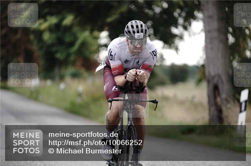 30.08.2026 - Elbe Triathlon Hamburg Michael Burmester http://msf.ph/oto/10066252 30.08.2026 09:08:29 Radfahren 307, 331 meine-sportfotos.de