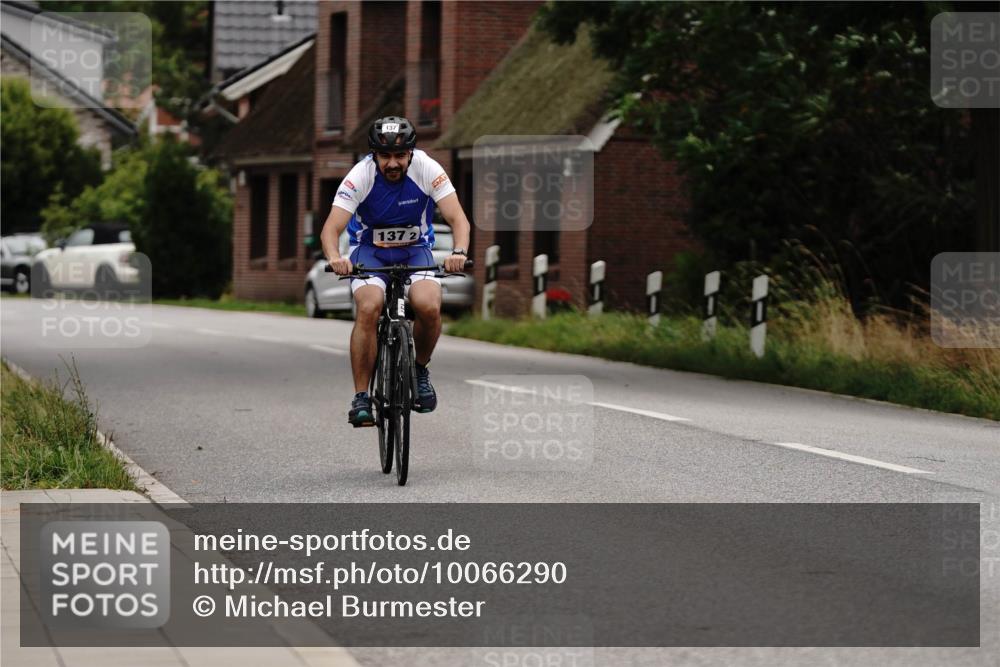 30.08.2026 - Elbe Triathlon Hamburg Michael Burmester http://msf.ph/oto/10066290 30.08.2026 15:08:14 Radfahren  meine-sportfotos.de