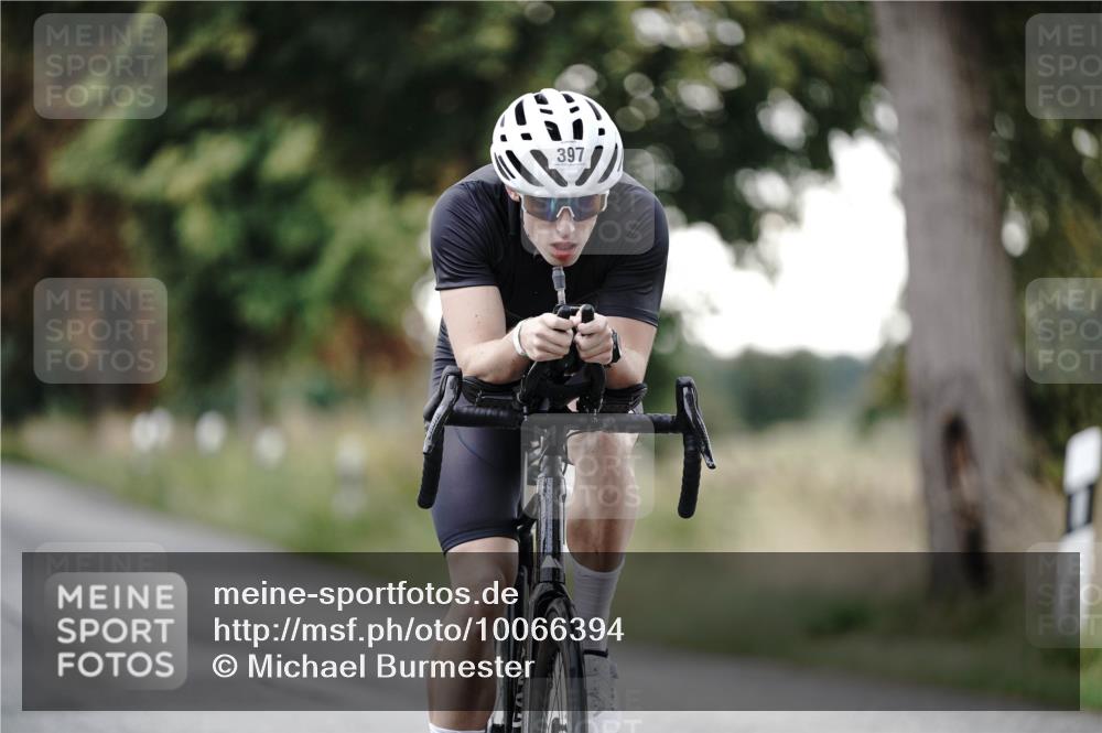 30.08.2026 - Elbe Triathlon Hamburg Michael Burmester http://msf.ph/oto/10066394 30.08.2026 09:09:55 Radfahren 334, 397 meine-sportfotos.de