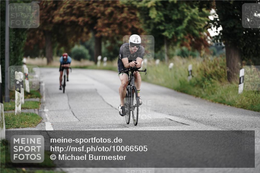 30.08.2026 - Elbe Triathlon Hamburg Michael Burmester http://msf.ph/oto/10066505 30.08.2026 09:10:43 Radfahren 258, 262, 423 meine-sportfotos.de