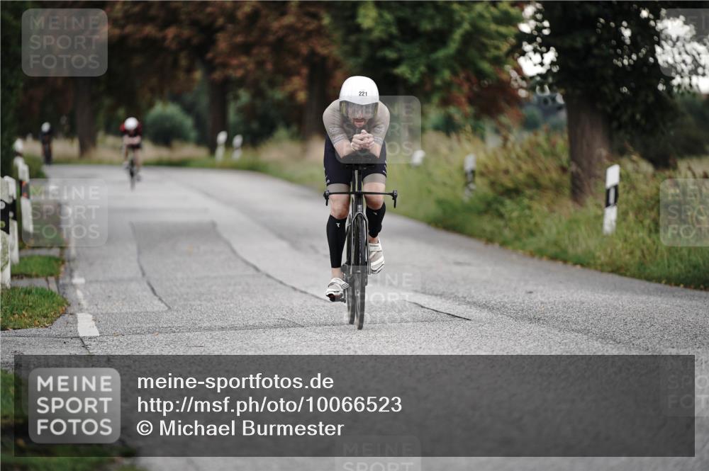30.08.2026 - Elbe Triathlon Hamburg Michael Burmester http://msf.ph/oto/10066523 30.08.2026 09:10:55 Radfahren 221, 240 meine-sportfotos.de