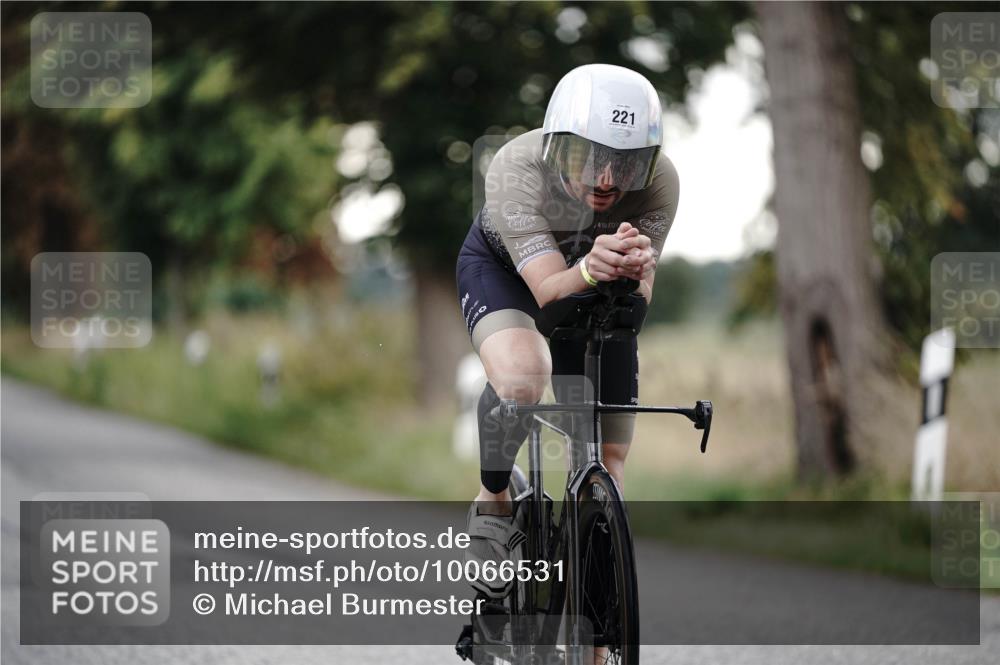 30.08.2026 - Elbe Triathlon Hamburg Michael Burmester http://msf.ph/oto/10066531 30.08.2026 09:10:56 Radfahren 221, 240 meine-sportfotos.de