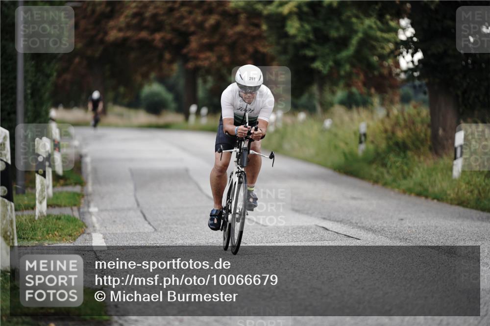 30.08.2026 - Elbe Triathlon Hamburg Michael Burmester http://msf.ph/oto/10066679 30.08.2026 09:12:00 Radfahren 261 meine-sportfotos.de