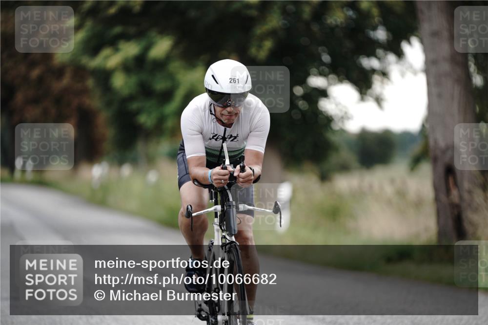 30.08.2026 - Elbe Triathlon Hamburg Michael Burmester http://msf.ph/oto/10066682 30.08.2026 09:12:01 Radfahren 261 meine-sportfotos.de
