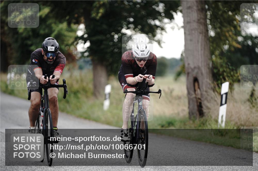 30.08.2026 - Elbe Triathlon Hamburg Michael Burmester http://msf.ph/oto/10066701 30.08.2026 09:12:15 Radfahren 210, 223, 295, 310, 314, 351, 359, 374 meine-sportfotos.de