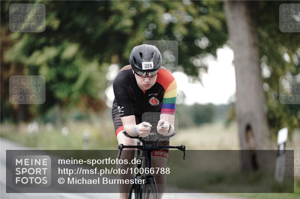 30.08.2026 - Elbe Triathlon Hamburg Michael Burmester http://msf.ph/oto/10066788 30.08.2026 09:12:33 Radfahren 192, 324, 341 meine-sportfotos.de