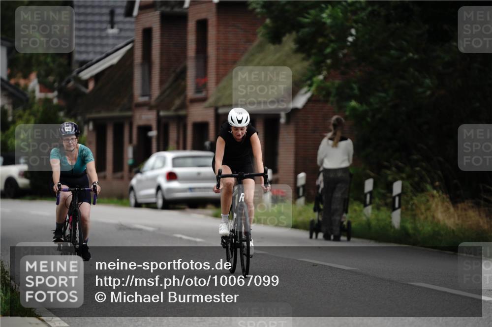 30.08.2026 - Elbe Triathlon Hamburg Michael Burmester http://msf.ph/oto/10067099 30.08.2026 15:34:29 Radfahren  meine-sportfotos.de