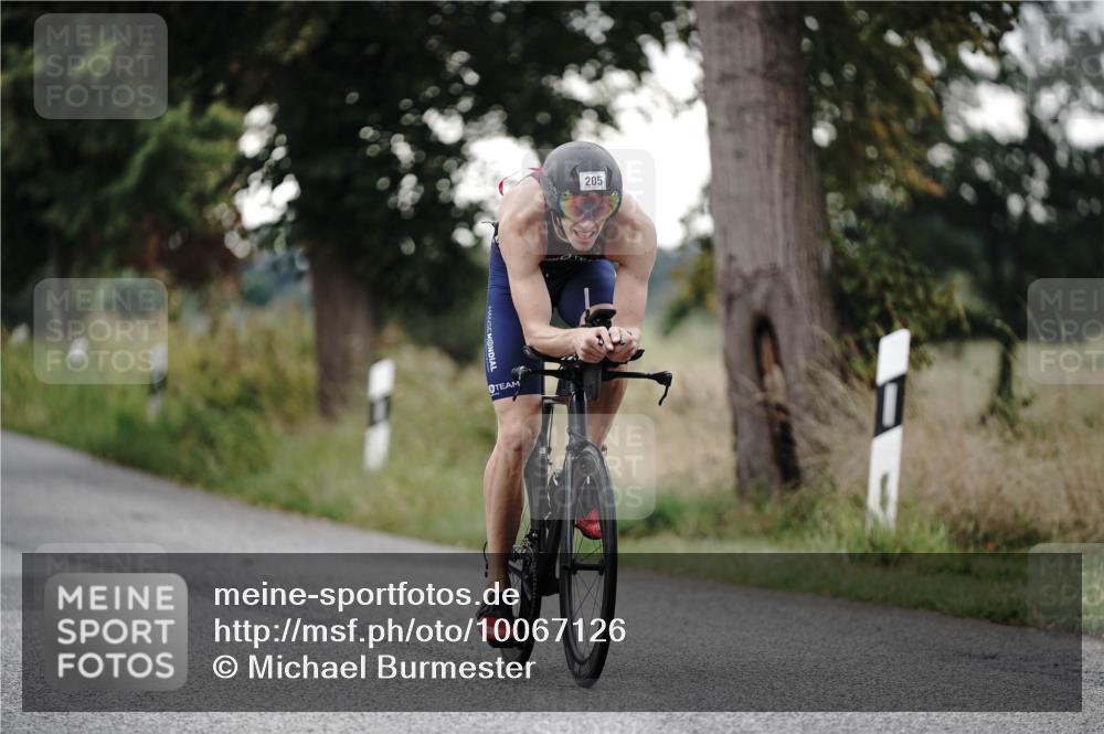 30.08.2026 - Elbe Triathlon Hamburg Michael Burmester http://msf.ph/oto/10067126 30.08.2026 09:14:33 Radfahren 195, 205, 215, 225, 315, 383, 460 meine-sportfotos.de