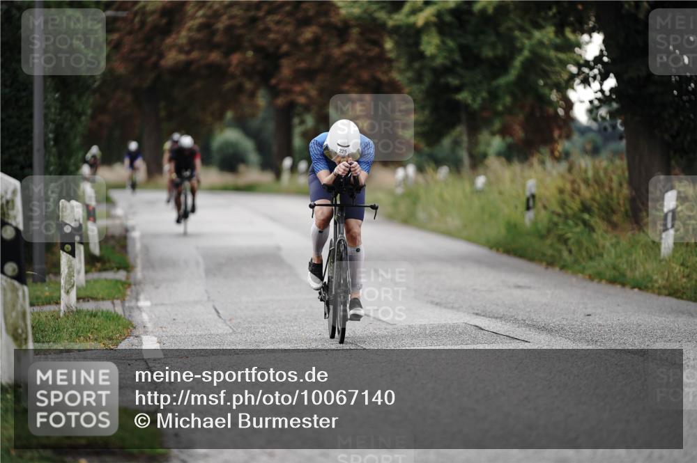 30.08.2026 - Elbe Triathlon Hamburg Michael Burmester http://msf.ph/oto/10067140 30.08.2026 09:14:38 Radfahren 225, 235 meine-sportfotos.de