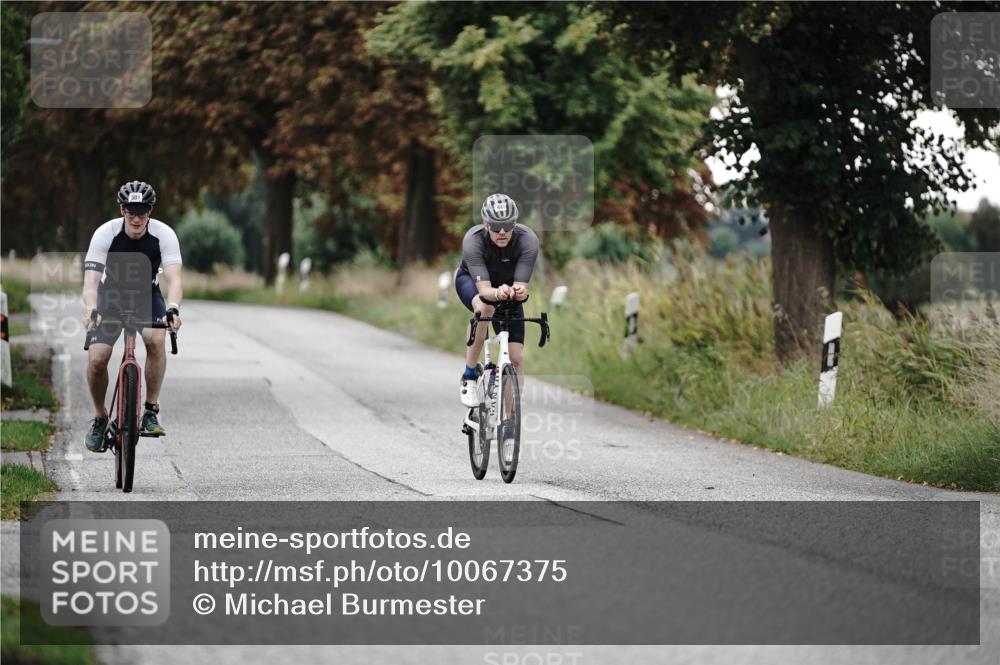 30.08.2026 - Elbe Triathlon Hamburg Michael Burmester http://msf.ph/oto/10067375 30.08.2026 09:15:48 Radfahren 445, 501 meine-sportfotos.de