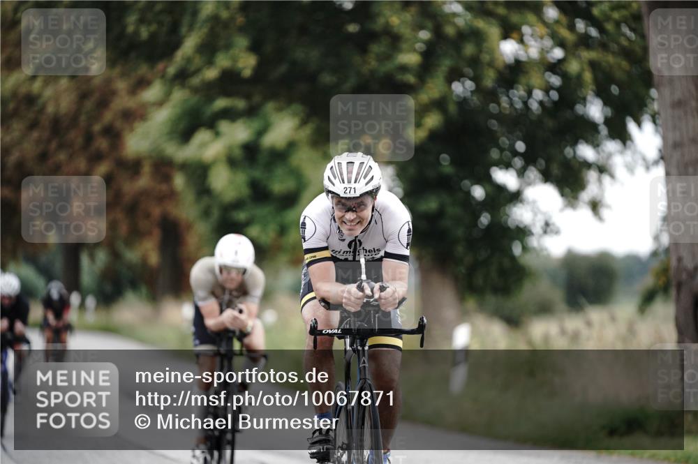 30.08.2026 - Elbe Triathlon Hamburg Michael Burmester http://msf.ph/oto/10067871 30.08.2026 09:26:12 Radfahren 210, 222, 271, 295, 298, 385, 504, 585 meine-sportfotos.de