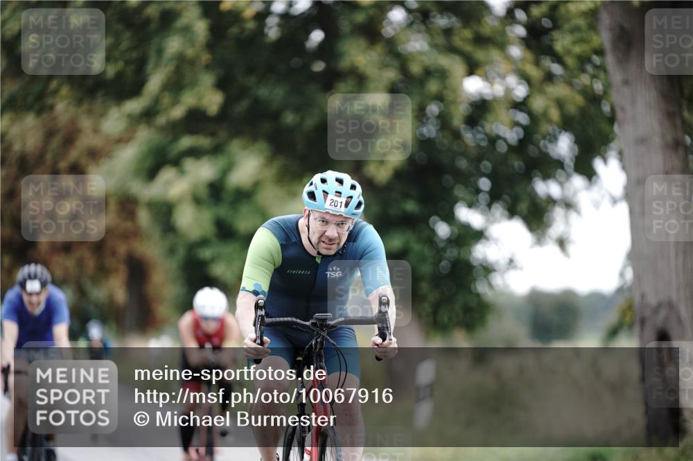 30.08.2026 - Elbe Triathlon Hamburg Michael Burmester http://msf.ph/oto/10067916 30.08.2026 09:26:28 Radfahren 201, 264, 347, 351, 382, 417, 423, 506, 579, 611, 756 meine-sportfotos.de