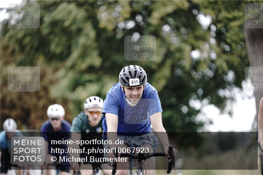 30.08.2026 - Elbe Triathlon Hamburg Michael Burmester http://msf.ph/oto/10067923 30.08.2026 09:26:29 Radfahren 201, 264, 347, 351, 423, 506, 579, 611, 756 meine-sportfotos.de