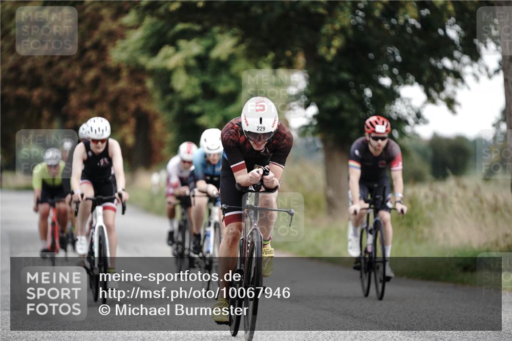30.08.2026 - Elbe Triathlon Hamburg Michael Burmester http://msf.ph/oto/10067946 30.08.2026 09:26:53 Radfahren 229, 310, 318, 328, 341, 359, 503, 505, 580, 595, 596, 676 meine-sportfotos.de