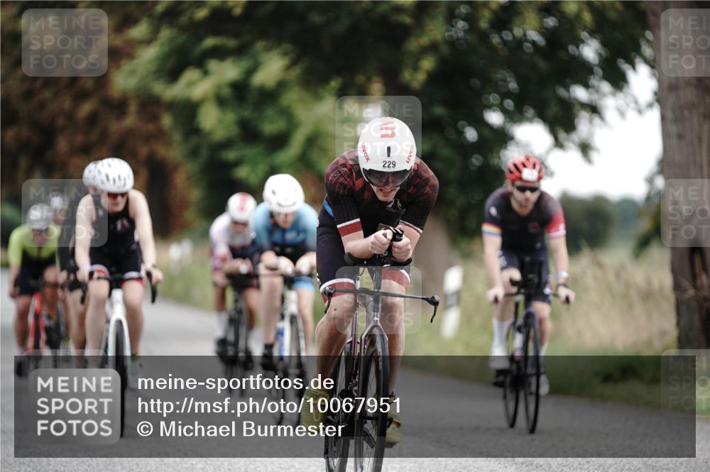 30.08.2026 - Elbe Triathlon Hamburg Michael Burmester http://msf.ph/oto/10067951 30.08.2026 09:26:53 Radfahren 229, 310, 318, 328, 341, 359, 503, 505, 580, 595, 596, 676 meine-sportfotos.de