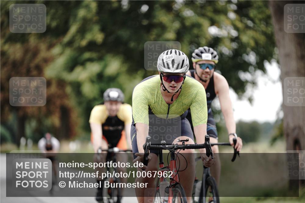30.08.2026 - Elbe Triathlon Hamburg Michael Burmester http://msf.ph/oto/10067962 30.08.2026 09:26:56 Radfahren 229, 245, 310, 318, 328, 359, 503, 580, 595, 596, 626, 676 meine-sportfotos.de
