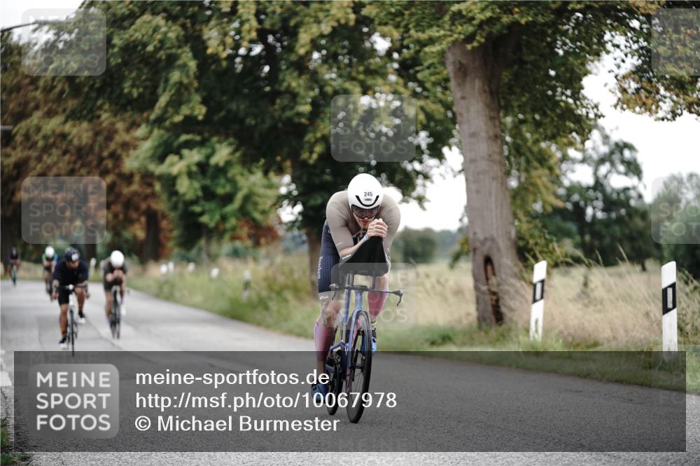 30.08.2026 - Elbe Triathlon Hamburg Michael Burmester http://msf.ph/oto/10067978 30.08.2026 09:27:03 Radfahren 202, 245, 251, 626, 635 meine-sportfotos.de