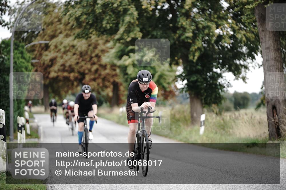 30.08.2026 - Elbe Triathlon Hamburg Michael Burmester http://msf.ph/oto/10068017 30.08.2026 09:27:26 Radfahren 324, 325, 464, 526, 556, 665 meine-sportfotos.de