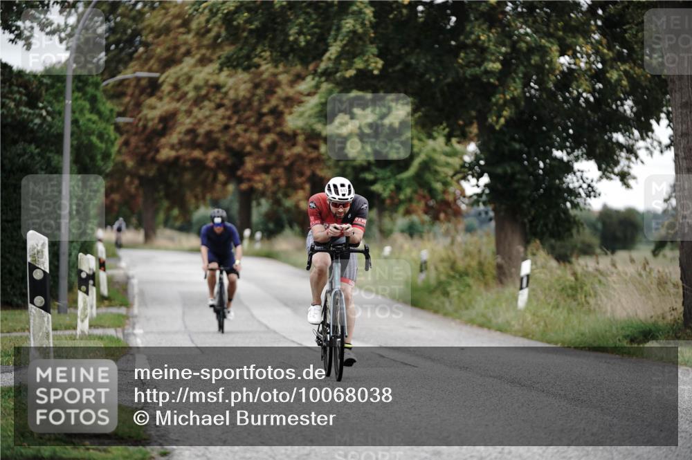 30.08.2026 - Elbe Triathlon Hamburg Michael Burmester http://msf.ph/oto/10068038 30.08.2026 09:27:38 Radfahren 613, 647 meine-sportfotos.de