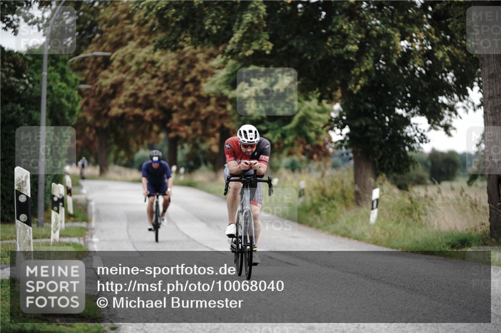 30.08.2026 - Elbe Triathlon Hamburg Michael Burmester http://msf.ph/oto/10068040 30.08.2026 09:27:38 Radfahren 613, 647 meine-sportfotos.de