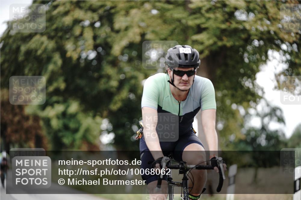 30.08.2026 - Elbe Triathlon Hamburg Michael Burmester http://msf.ph/oto/10068062 30.08.2026 09:27:59 Radfahren 211, 220, 275, 290, 340, 475, 481, 544, 618, 667, 689 meine-sportfotos.de