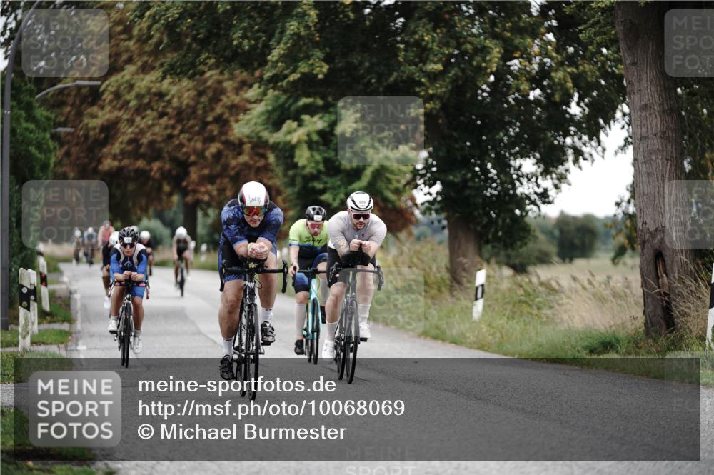 30.08.2026 - Elbe Triathlon Hamburg Michael Burmester http://msf.ph/oto/10068069 30.08.2026 09:28:02 Radfahren 211, 215, 220, 290, 374, 481, 534, 544, 667, 689 meine-sportfotos.de