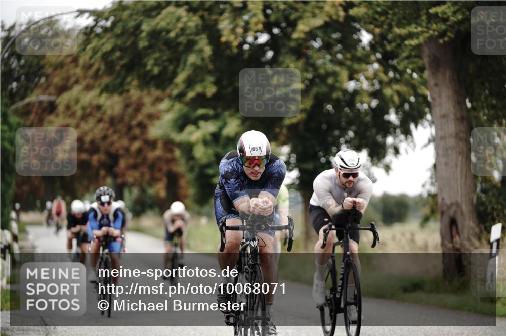 30.08.2026 - Elbe Triathlon Hamburg Michael Burmester http://msf.ph/oto/10068071 30.08.2026 09:28:03 Radfahren 211, 215, 220, 290, 374, 481, 534, 544, 590, 667, 689 meine-sportfotos.de