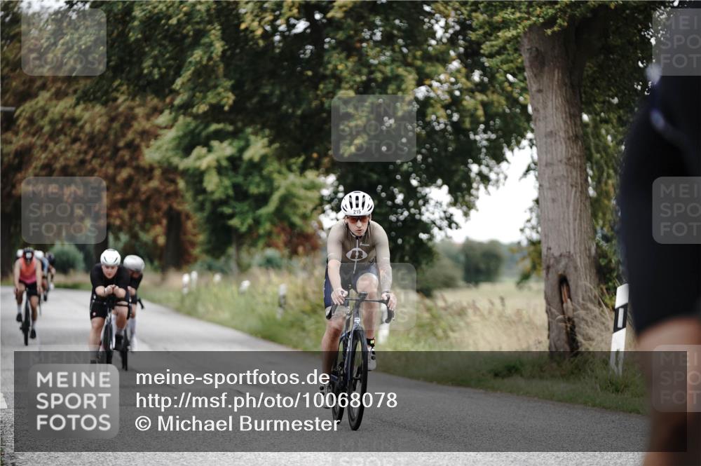 30.08.2026 - Elbe Triathlon Hamburg Michael Burmester http://msf.ph/oto/10068078 30.08.2026 09:28:07 Radfahren 215, 220, 253, 290, 374, 481, 534, 544, 590, 698, 731 meine-sportfotos.de