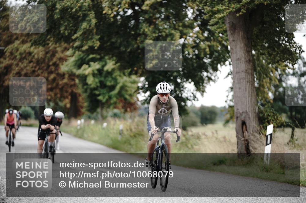 30.08.2026 - Elbe Triathlon Hamburg Michael Burmester http://msf.ph/oto/10068079 30.08.2026 09:28:07 Radfahren 215, 220, 253, 290, 374, 481, 534, 544, 590, 698, 731 meine-sportfotos.de