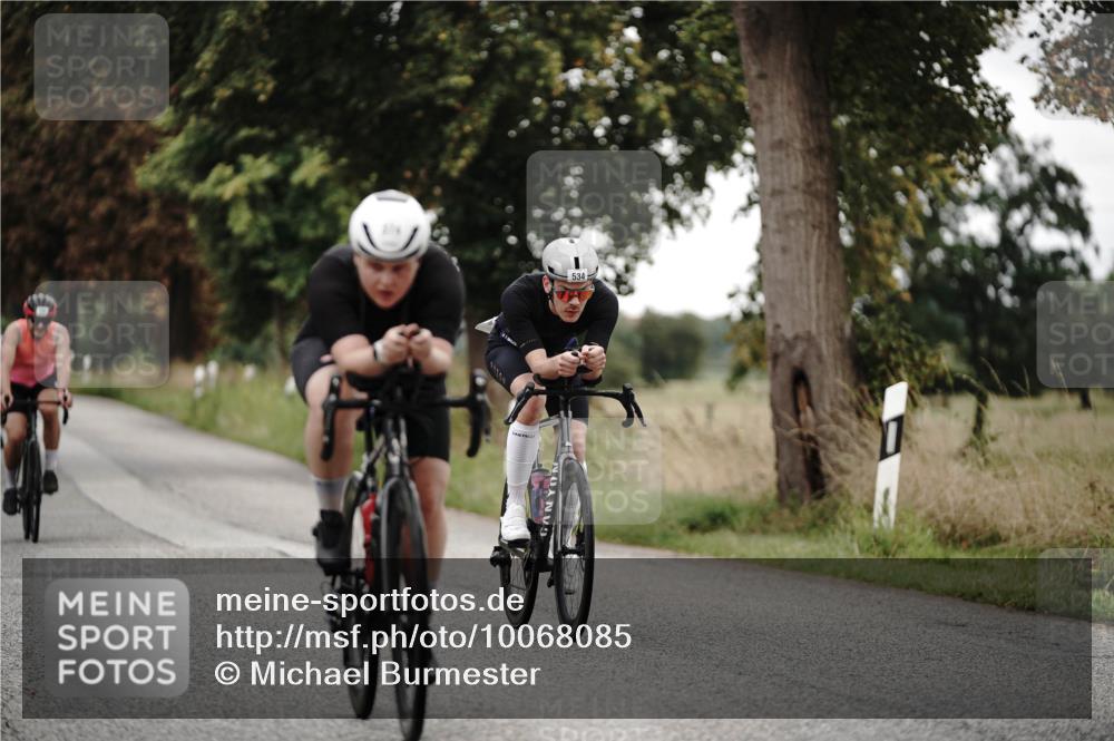 30.08.2026 - Elbe Triathlon Hamburg Michael Burmester http://msf.ph/oto/10068085 30.08.2026 09:28:09 Radfahren 215, 235, 253, 374, 534, 590, 698, 731 meine-sportfotos.de