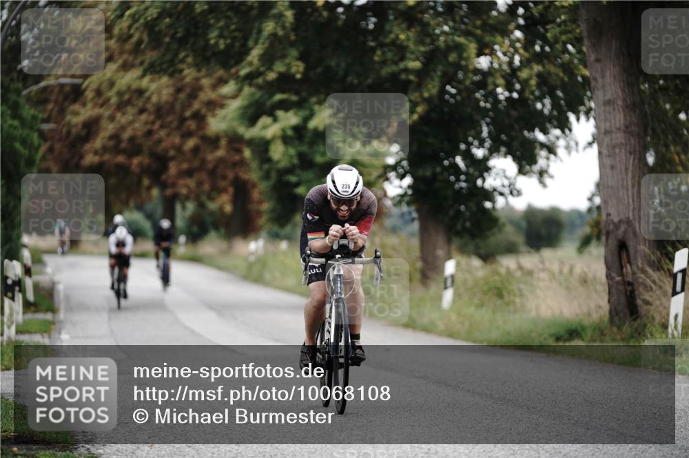 30.08.2026 - Elbe Triathlon Hamburg Michael Burmester http://msf.ph/oto/10068108 30.08.2026 09:28:15 Radfahren 235, 253, 558, 569, 698, 731, 741, 976 meine-sportfotos.de