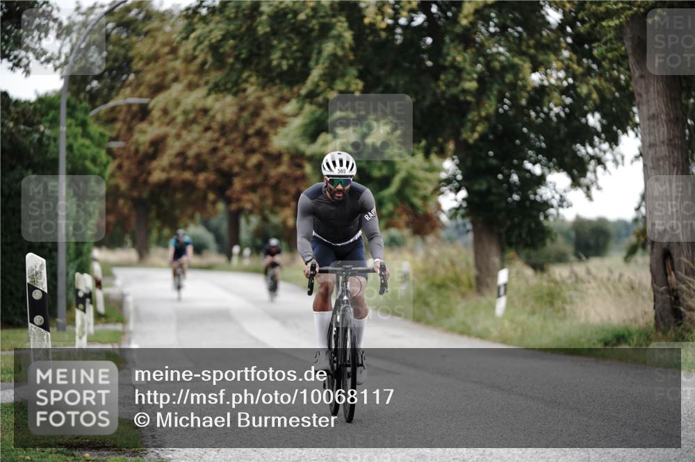 30.08.2026 - Elbe Triathlon Hamburg Michael Burmester http://msf.ph/oto/10068117 30.08.2026 09:28:21 Radfahren 558, 563, 569, 638, 741, 976 meine-sportfotos.de