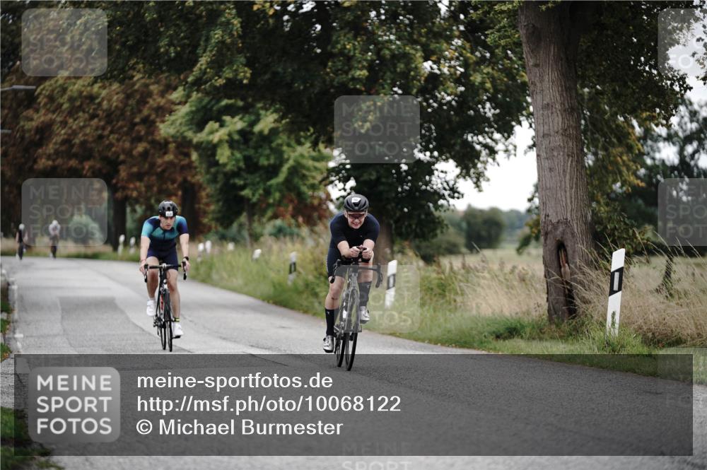 30.08.2026 - Elbe Triathlon Hamburg Michael Burmester http://msf.ph/oto/10068122 30.08.2026 09:28:25 Radfahren 563, 638 meine-sportfotos.de