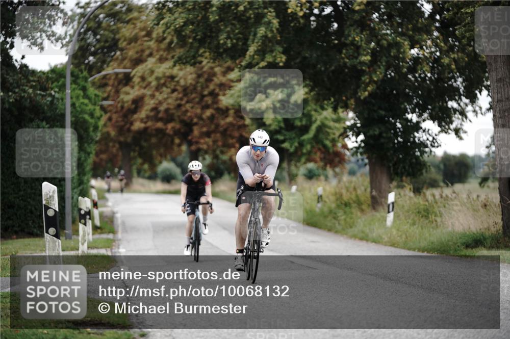 30.08.2026 - Elbe Triathlon Hamburg Michael Burmester http://msf.ph/oto/10068132 30.08.2026 09:28:34 Radfahren 335, 543 meine-sportfotos.de