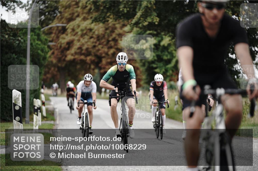 30.08.2026 - Elbe Triathlon Hamburg Michael Burmester http://msf.ph/oto/10068229 30.08.2026 09:29:34 Radfahren 393, 395, 430, 532, 702, 722, 750 meine-sportfotos.de