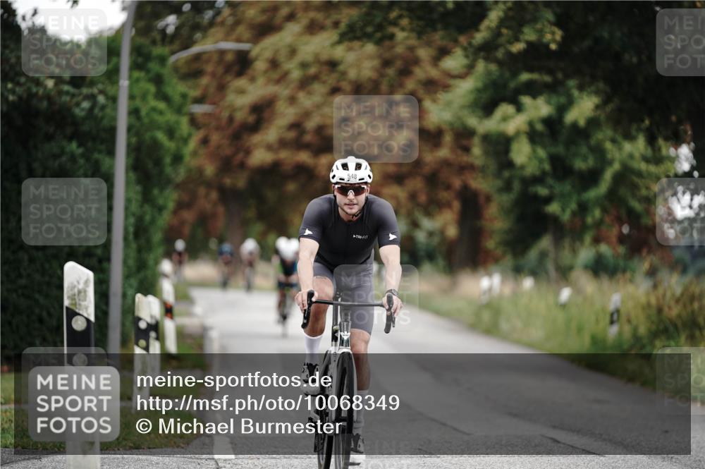 30.08.2026 - Elbe Triathlon Hamburg Michael Burmester http://msf.ph/oto/10068349 30.08.2026 09:30:43 Radfahren 354, 433, 548, 658, 751 meine-sportfotos.de