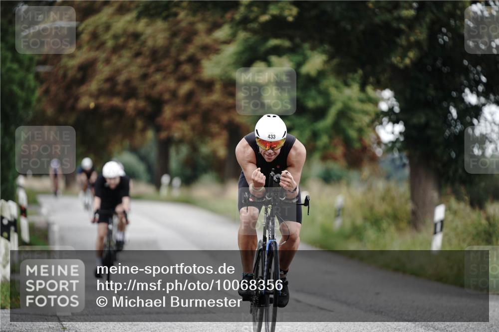 30.08.2026 - Elbe Triathlon Hamburg Michael Burmester http://msf.ph/oto/10068356 30.08.2026 09:30:50 Radfahren 354, 433, 495, 572, 671, 672, 700, 968 meine-sportfotos.de